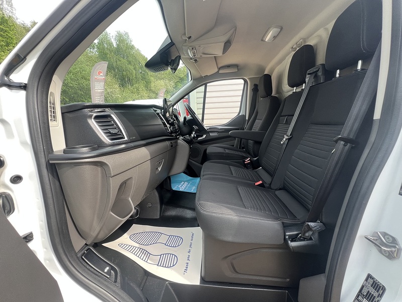 Ford Transit Custom 300 Limited Sport Pack - U784
