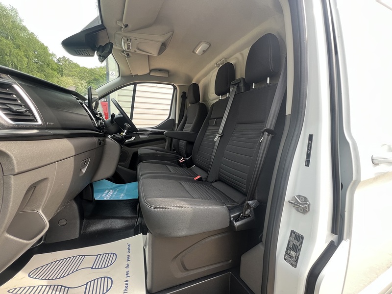 Ford Transit Custom 300 Limited Sport Pack - U784