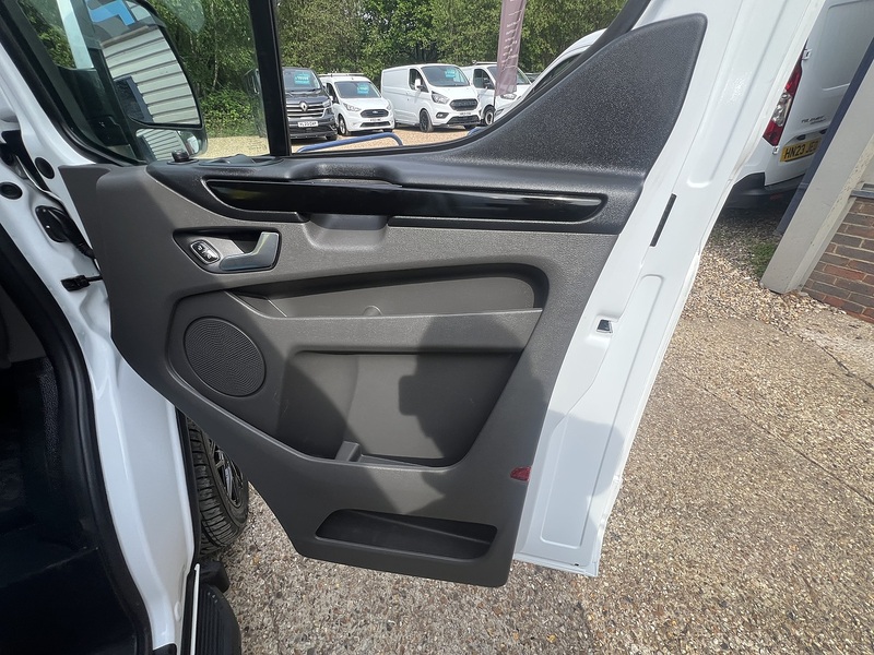 Ford Transit Custom 300 Limited Sport Pack - U784