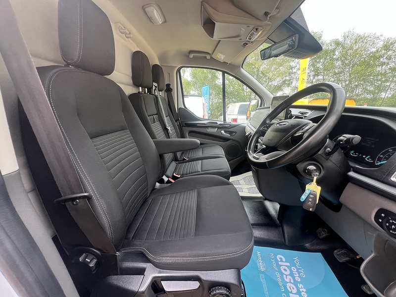 Ford Transit Custom 300 Limited Sport Pack - U784