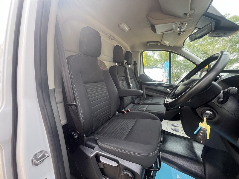 Ford Transit Custom 300 Limited Sport Pack - U784