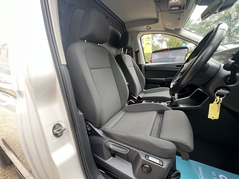 Volkswagen Caddy TDI C20 Commerce Pro Sportline - U786
