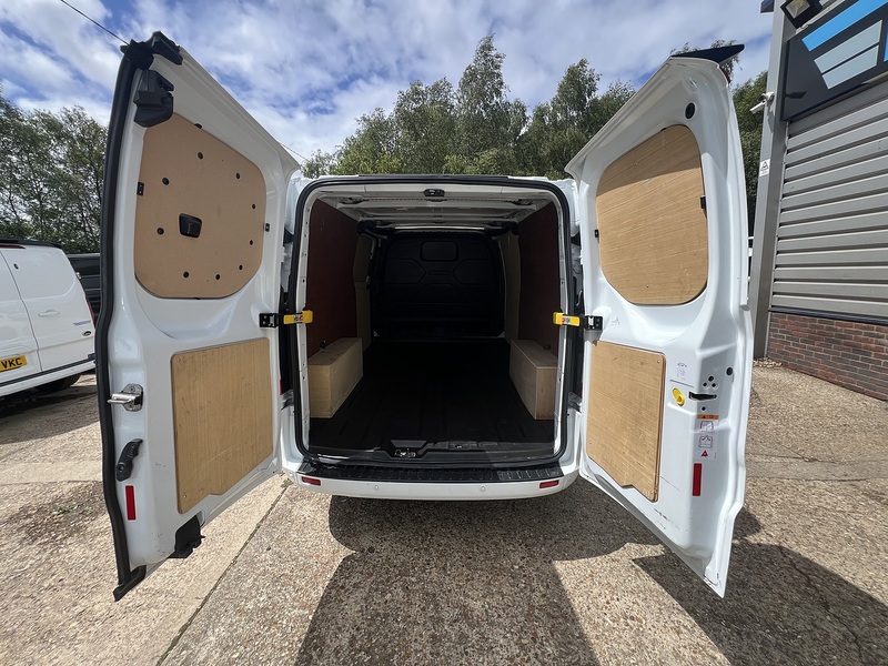 Ford Transit Custom 300 Limited Sport Pack - U799