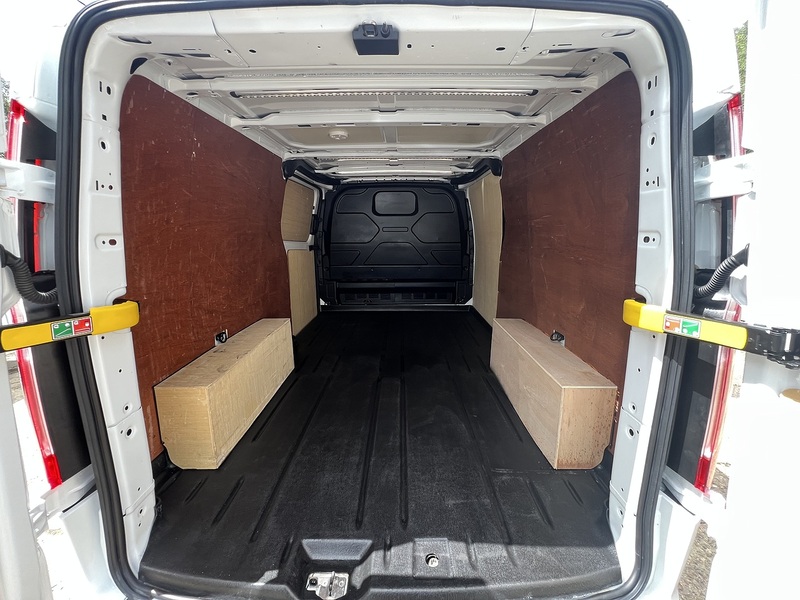 Ford Transit Custom 300 Limited Sport Pack - U799