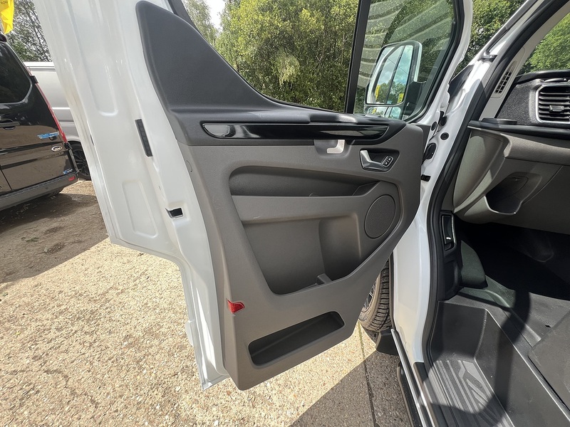 Ford Transit Custom 300 Limited Sport Pack - U799