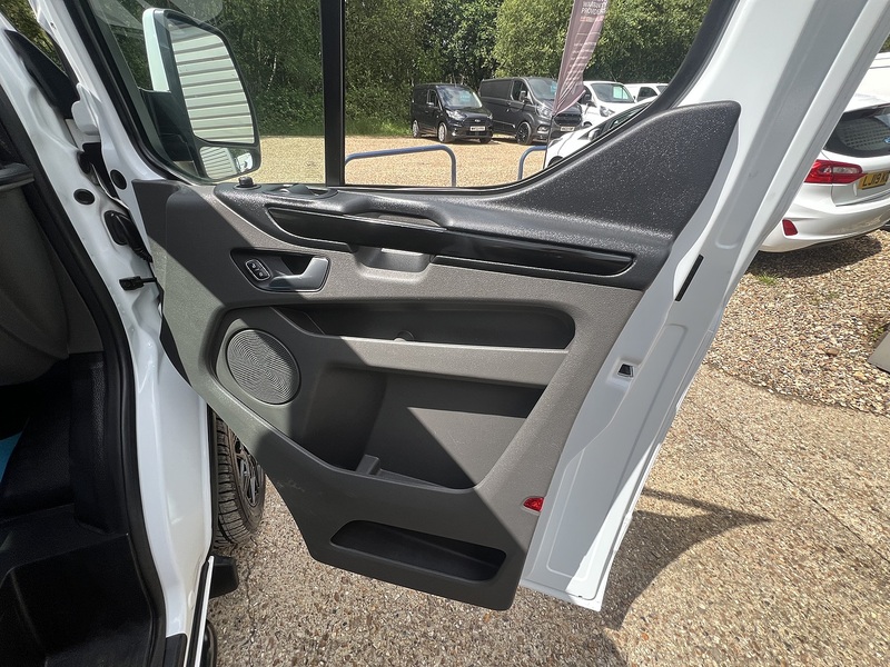 Ford Transit Custom 300 Limited Sport Pack - U799