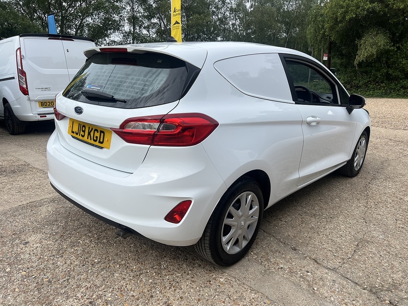 Ford Fiesta Van TDCi - U801