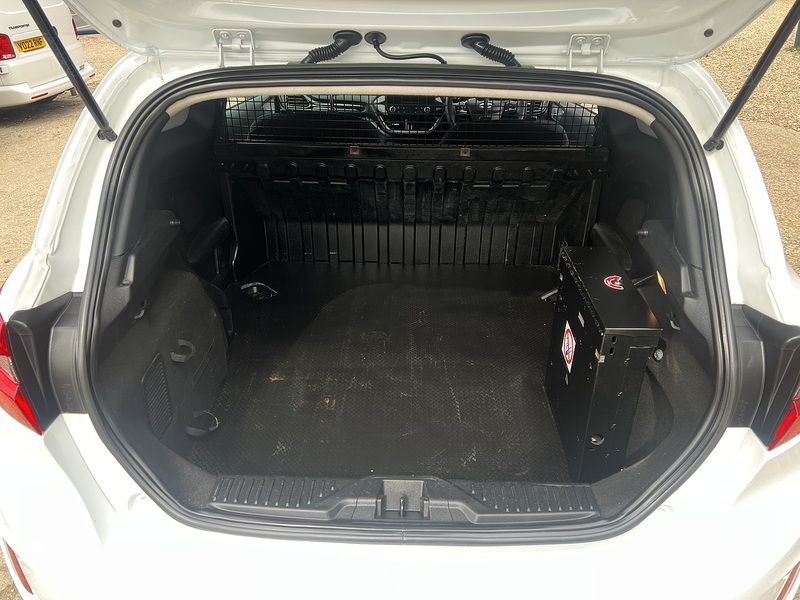 Ford Fiesta Van TDCi - U801