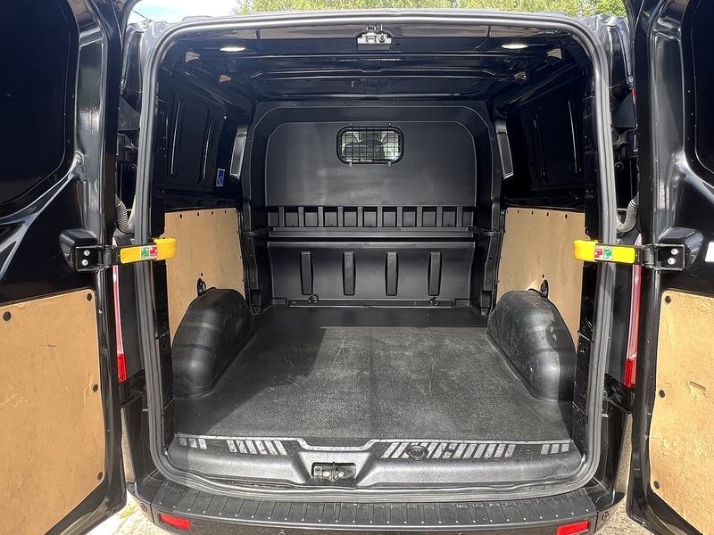 Ford Transit Custom 320 Limited Sport Pack - U807