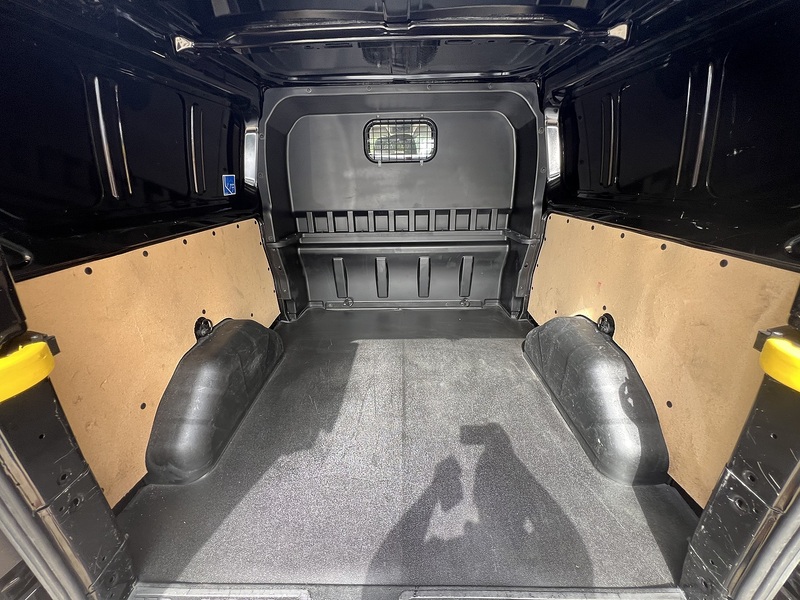 Ford Transit Custom 320 Limited Sport Pack - U807
