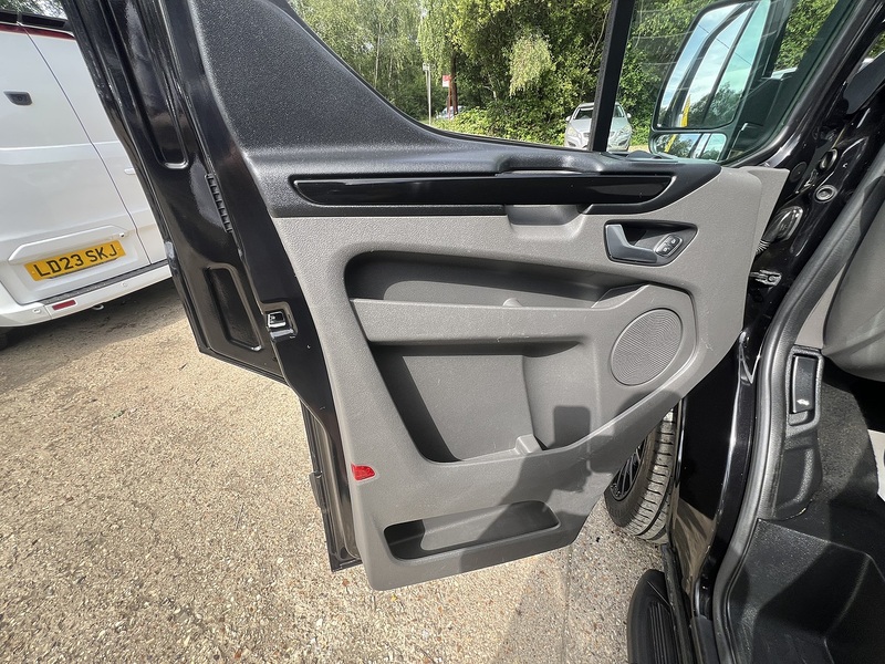 Ford Transit Custom 320 Limited Sport Pack - U807