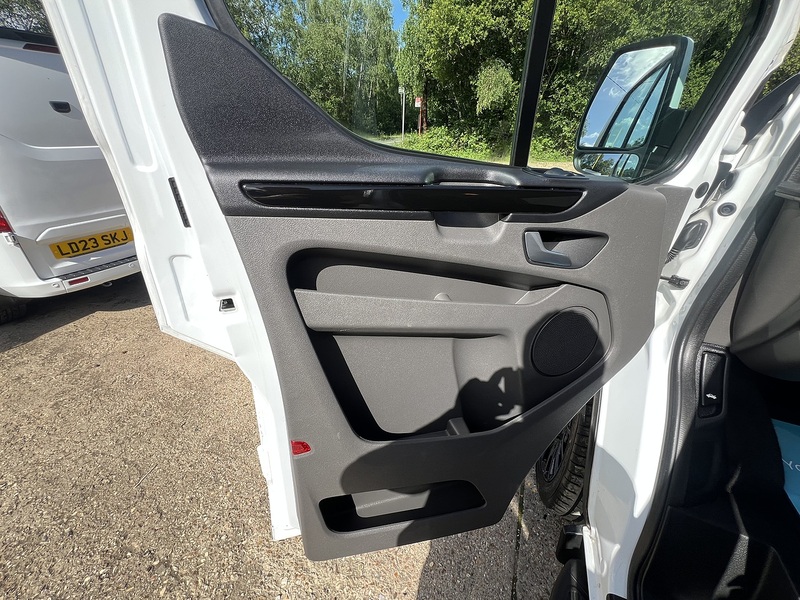 Ford Transit Custom 320 Limited Sport Pack - U810