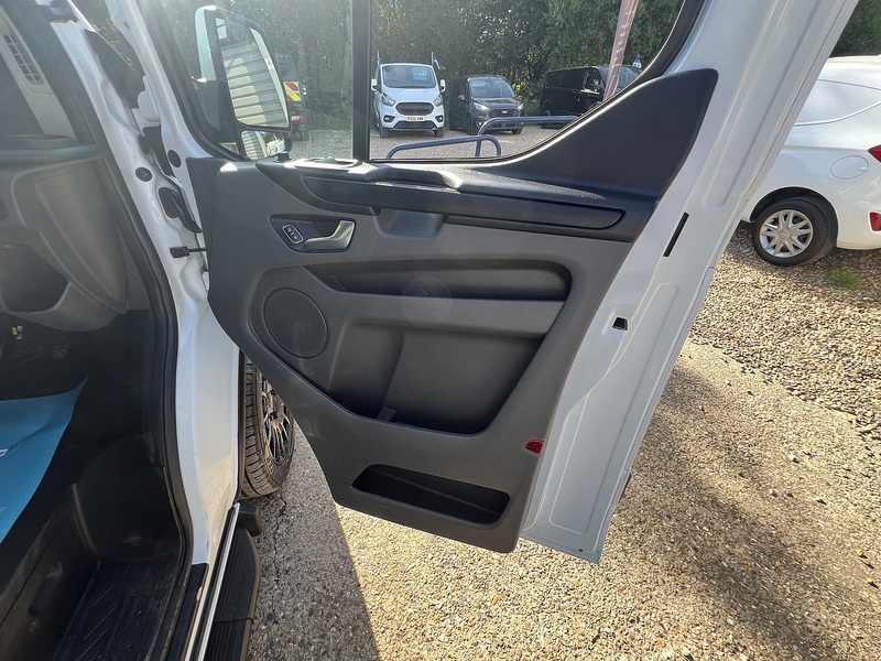 Ford Transit Custom 320 Trend Sport Pack - U813