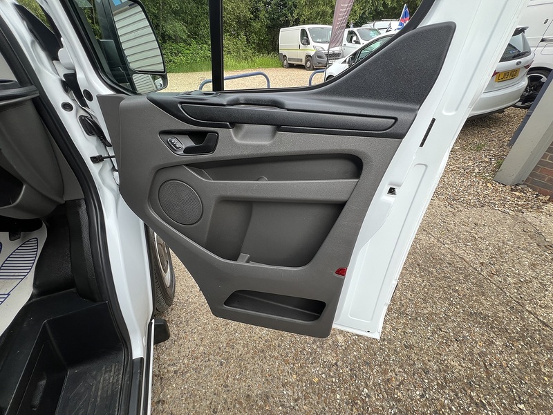 Ford Transit Custom 300 EcoBlue Leader - U816