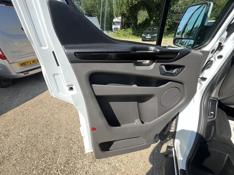 Ford Transit Custom 320 Limited Sport Pack - U817