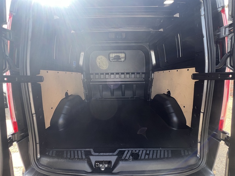 Ford Transit Custom 320 Limited Sport Pack - U818