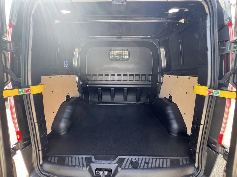 Ford Transit Custom 320 Limited Sport Pack - U819