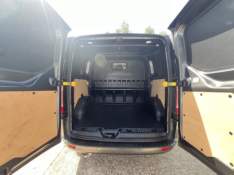 Ford Transit Custom 320 Limited Sport Pack - U819