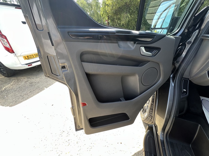 Ford Transit Custom 320 Limited Sport Pack - U819