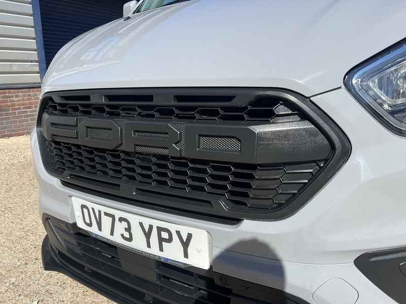 Ford Transit Custom 340 Limited Sport Pack - U823