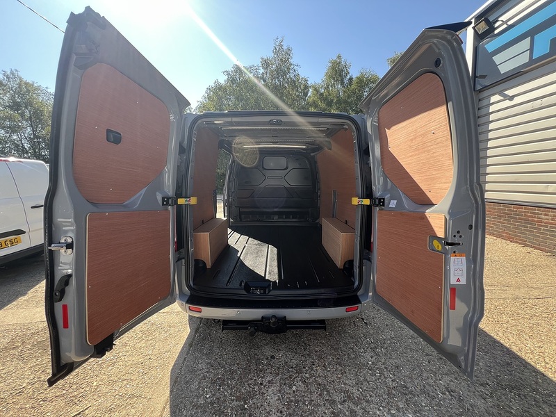 Ford Transit Custom 340 Limited Sport Pack - U823