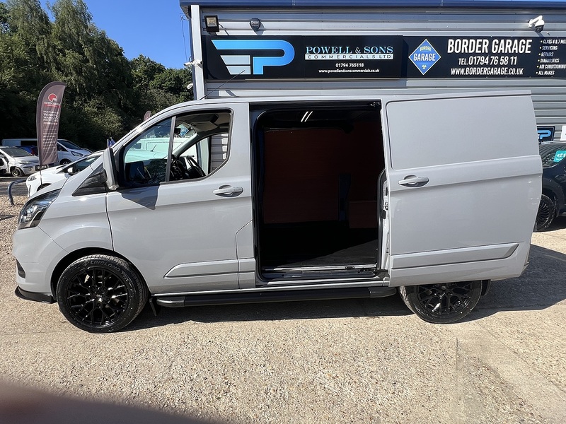 Ford Transit Custom 340 Limited Sport Pack - U823