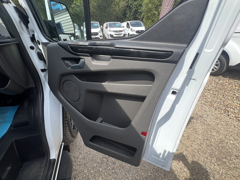 Ford Transit Custom 300 EcoBlue Limited - U831