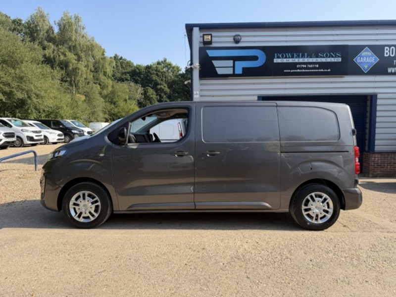 Vauxhall Vivaro Turbo D 2700 Sportive - U832