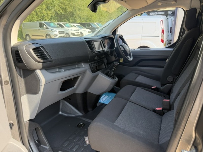 Vauxhall Vivaro Turbo D 2700 Sportive - U832