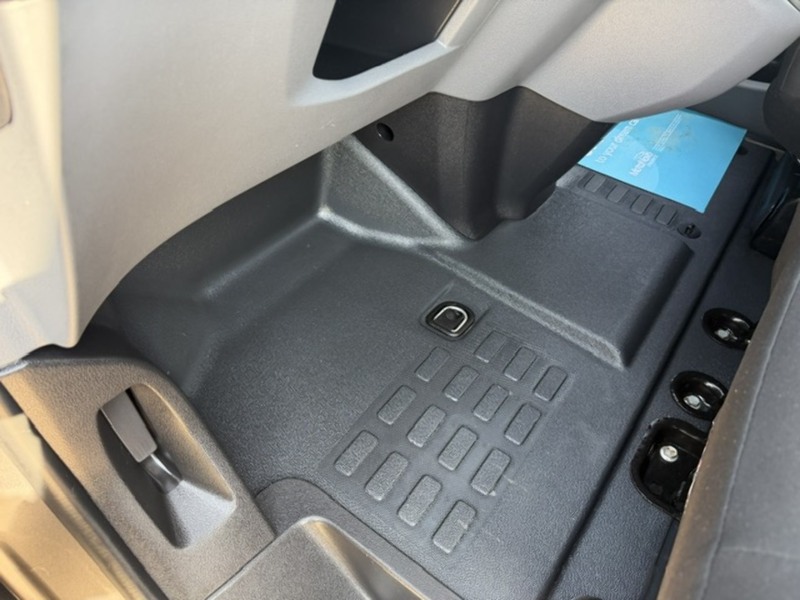 Vauxhall Vivaro Turbo D 2700 Sportive - U832