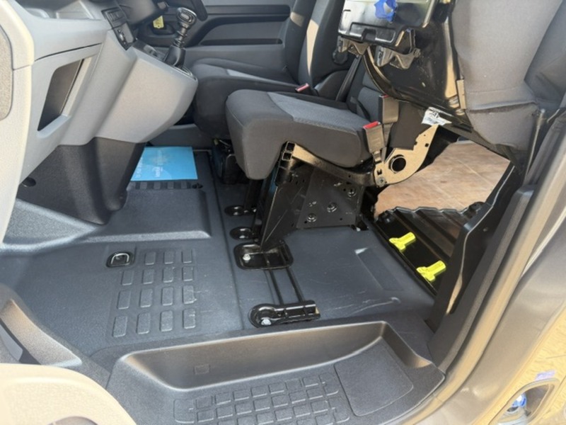 Vauxhall Vivaro Turbo D 2700 Sportive - U832