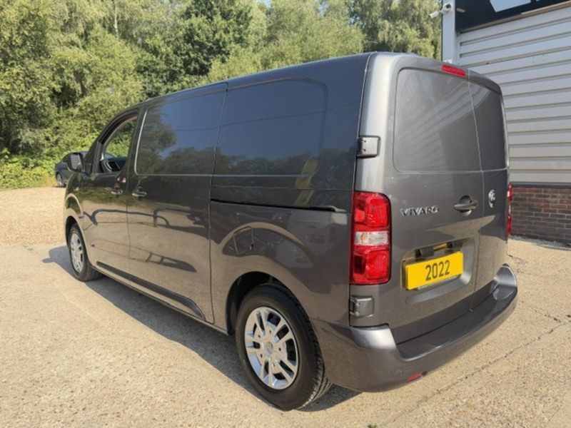 Vauxhall Vivaro Turbo D 2700 Sportive - U832