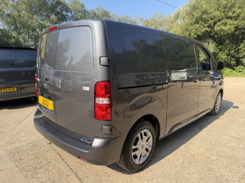 Vauxhall Vivaro Turbo D 2700 Sportive - U832