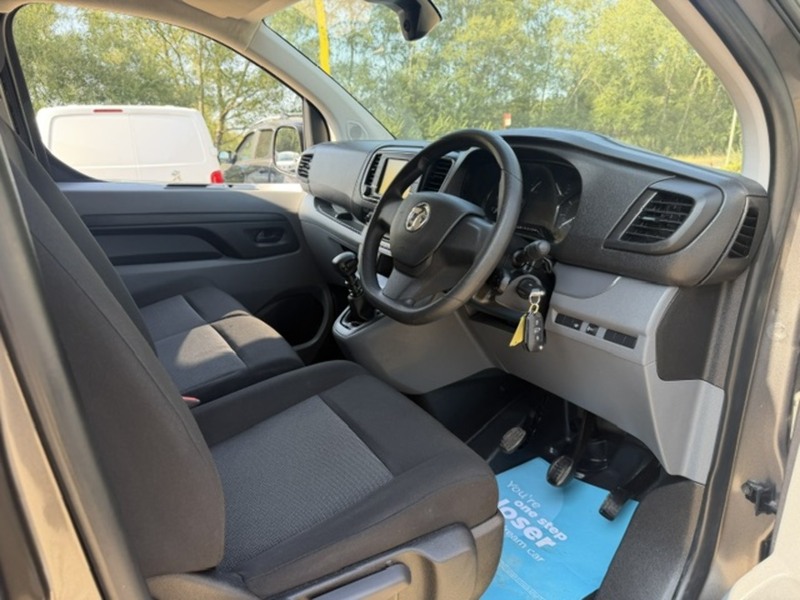 Vauxhall Vivaro Turbo D 2700 Sportive - U832