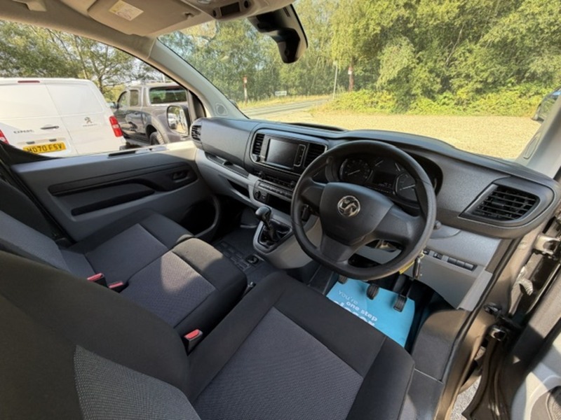 Vauxhall Vivaro Turbo D 2700 Sportive - U832