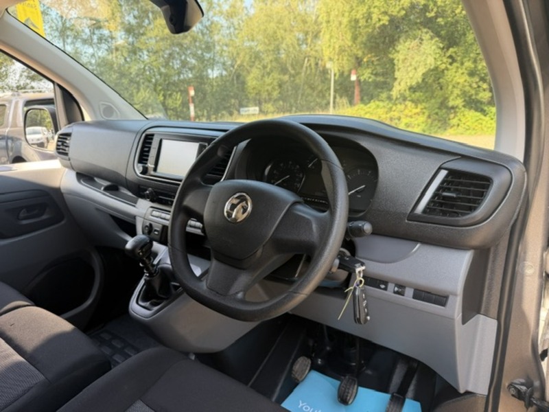 Vauxhall Vivaro Turbo D 2700 Sportive - U832
