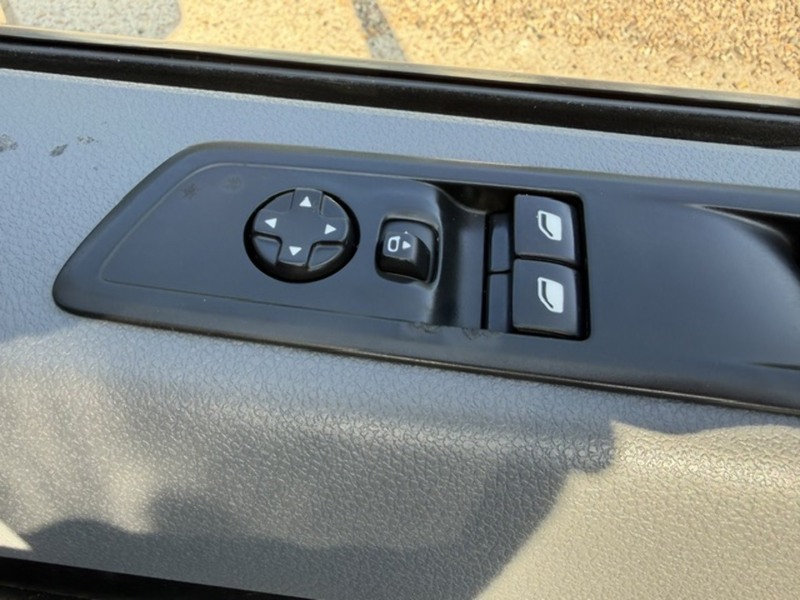 Vauxhall Vivaro Turbo D 2700 Sportive - U832