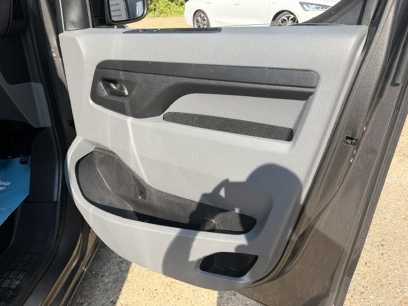 Vauxhall Vivaro Turbo D 2700 Sportive - U832