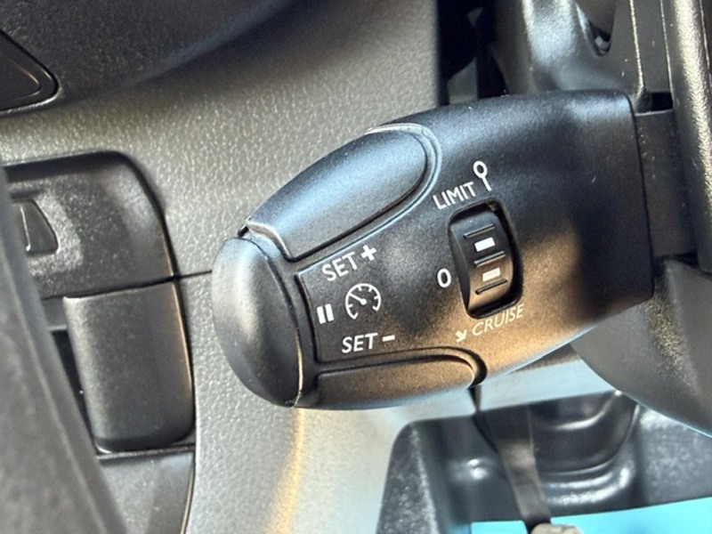 Vauxhall Vivaro Turbo D 2700 Sportive - U832