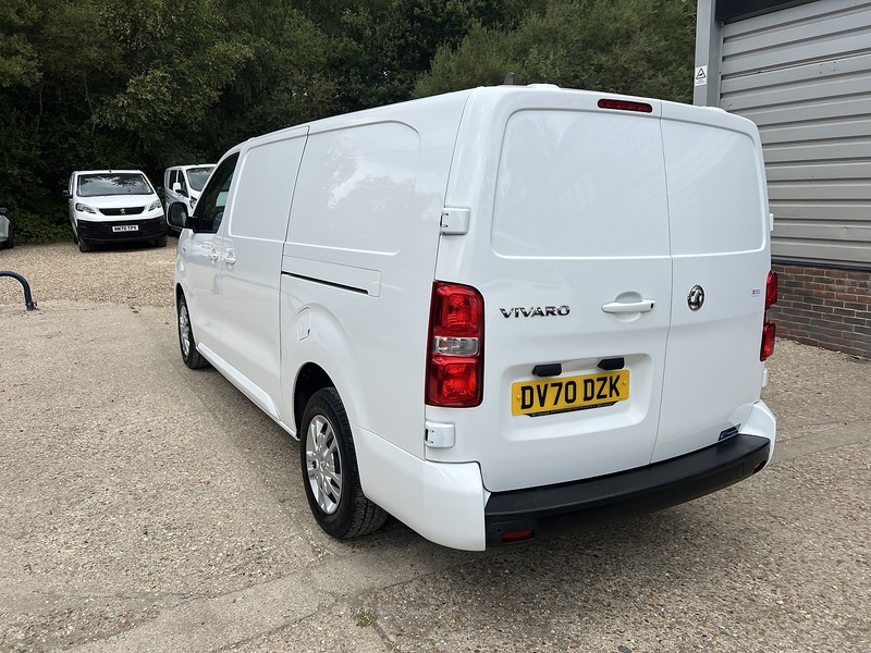 Vauxhall Vivaro Turbo D 2900 Sportive - U838