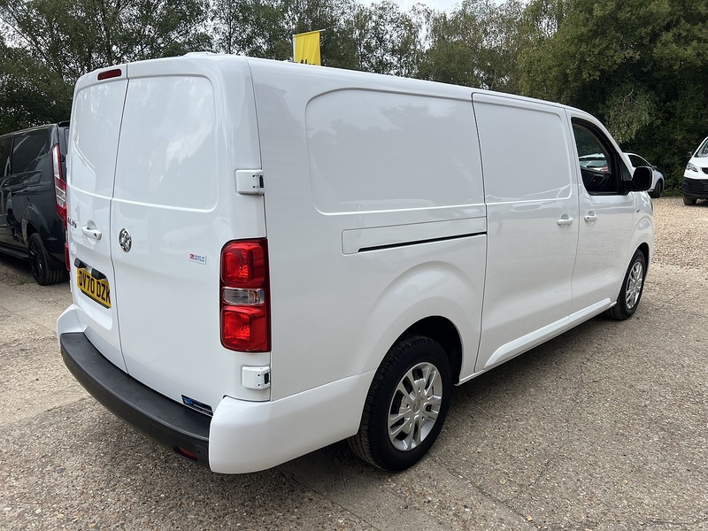 Vauxhall Vivaro Turbo D 2900 Sportive - U838