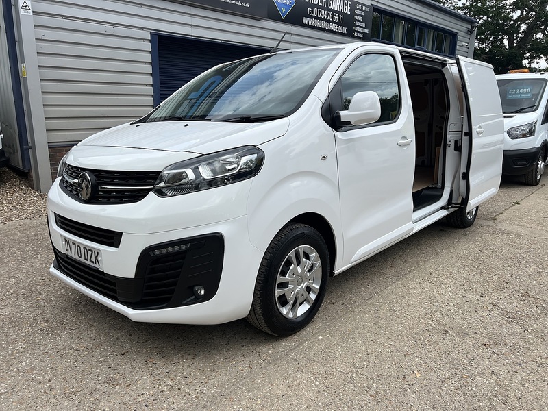 Vauxhall Vivaro Turbo D 2900 Sportive - U838