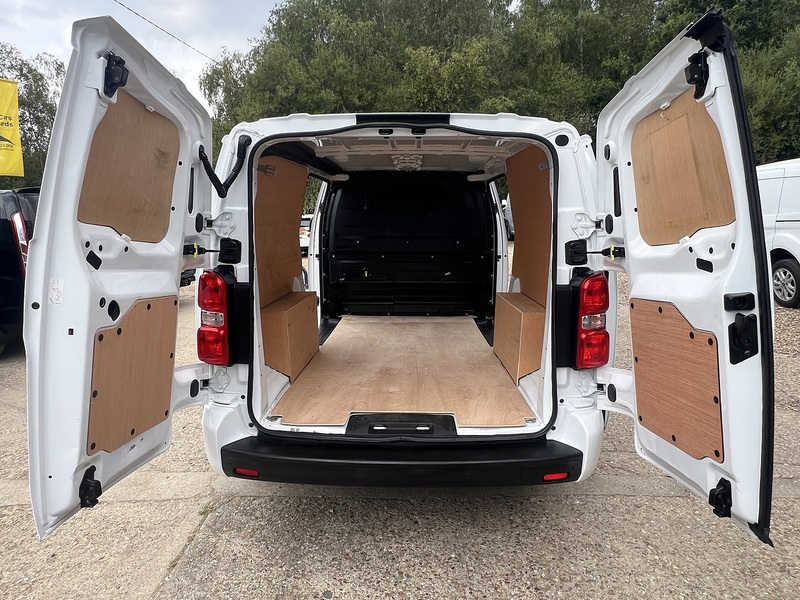 Vauxhall Vivaro Turbo D 2900 Sportive - U838
