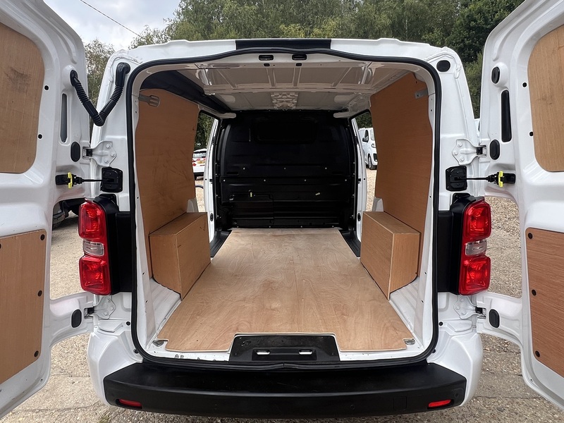 Vauxhall Vivaro Turbo D 2900 Sportive - U838