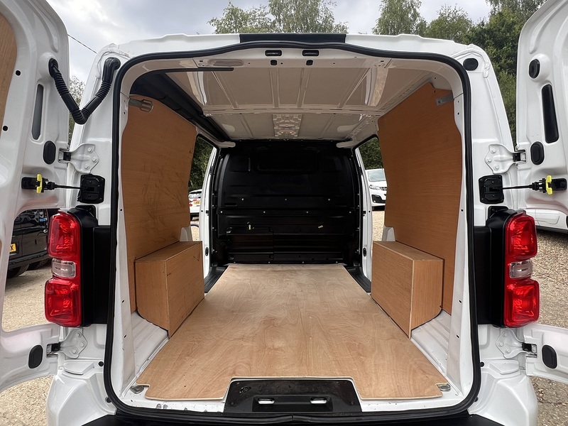 Vauxhall Vivaro Turbo D 2900 Sportive - U838