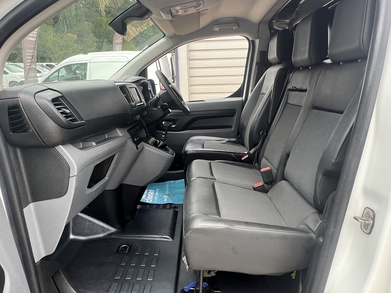 Vauxhall Vivaro Turbo D 2900 Sportive - U838
