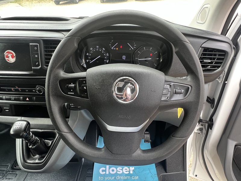 Vauxhall Vivaro Turbo D 2900 Sportive - U838