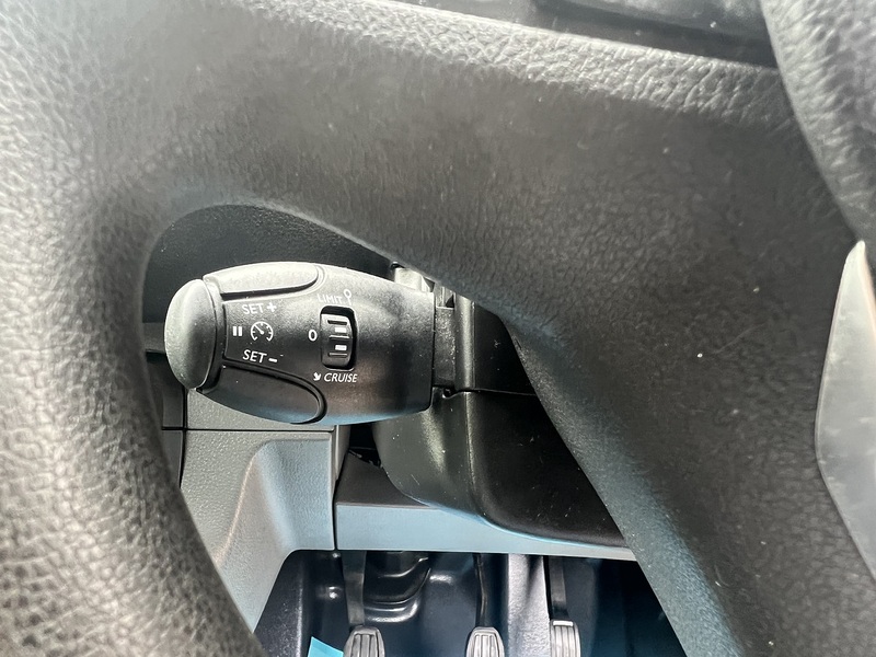 Vauxhall Vivaro Turbo D 2900 Sportive - U838