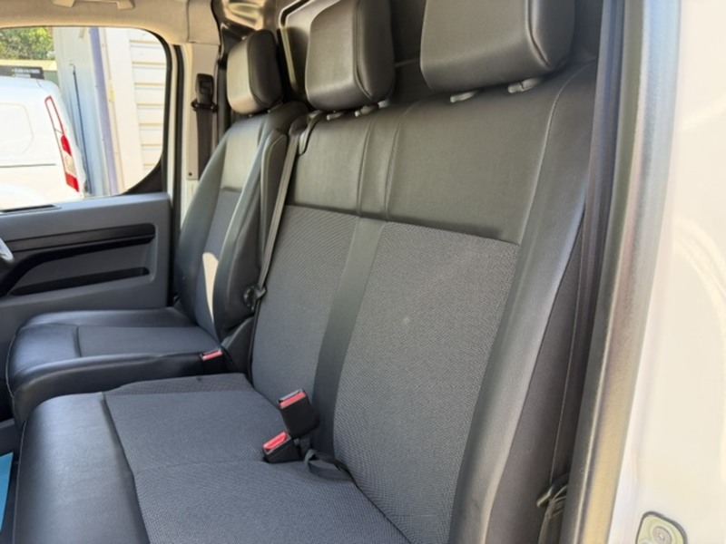 Vauxhall Vivaro Turbo D 2900 Dynamic - U839