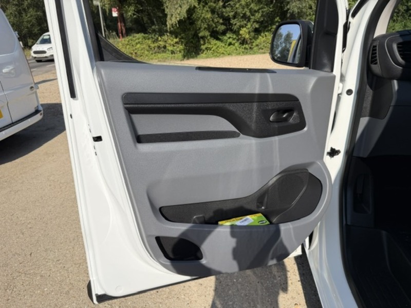 Vauxhall Vivaro Turbo D 2900 Dynamic - U839